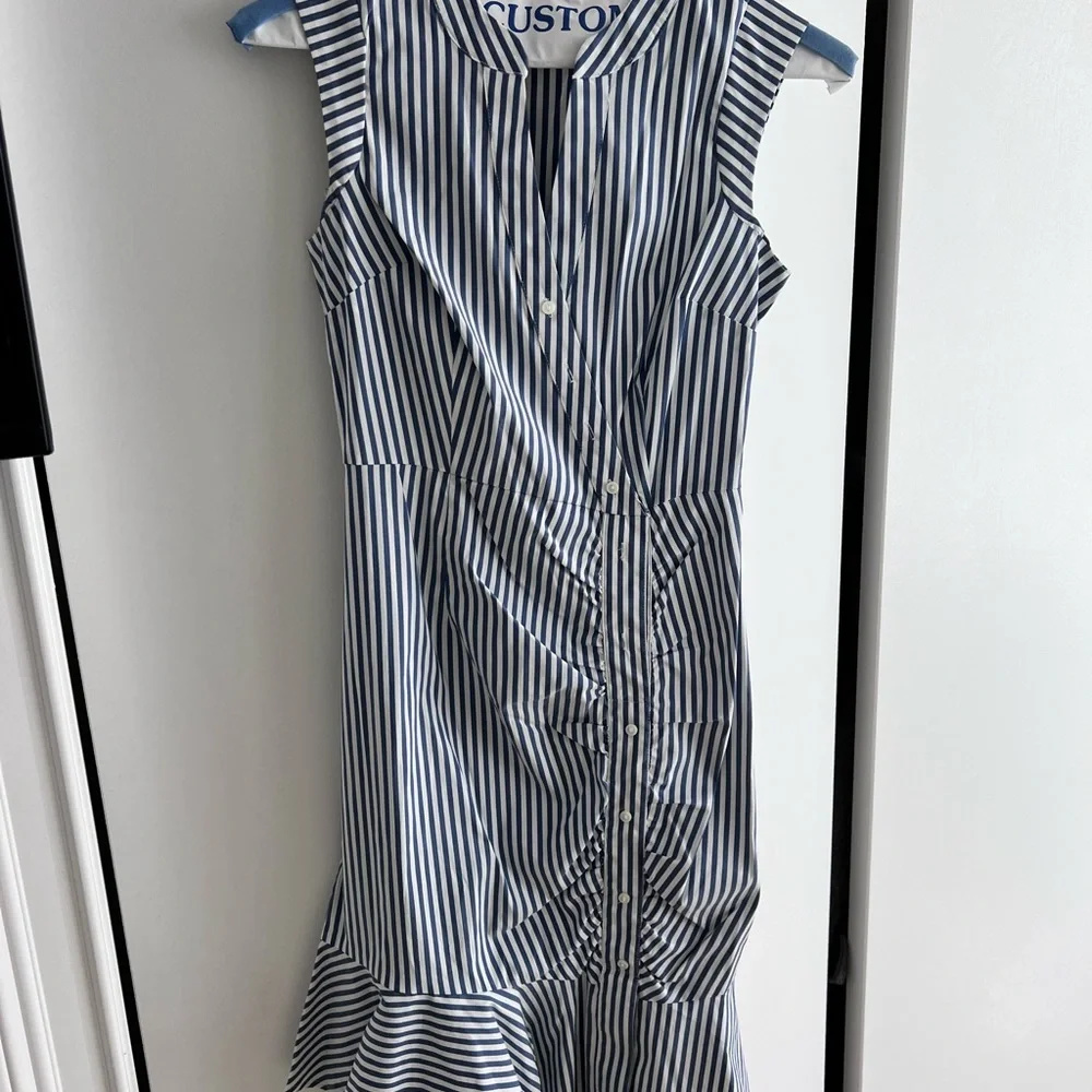 Dress - Picture 1 of 2